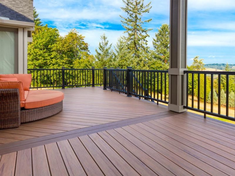 Custom Decks in Hartford